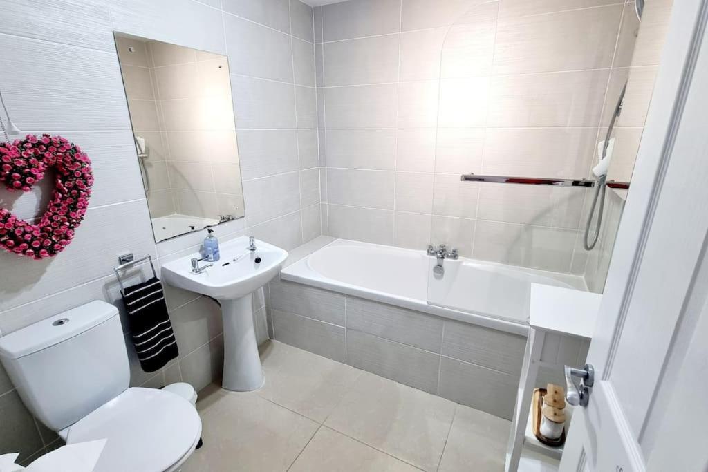 Causeway97 Townhouse Villa พอร์ตรัช ภายนอก รูปภาพ